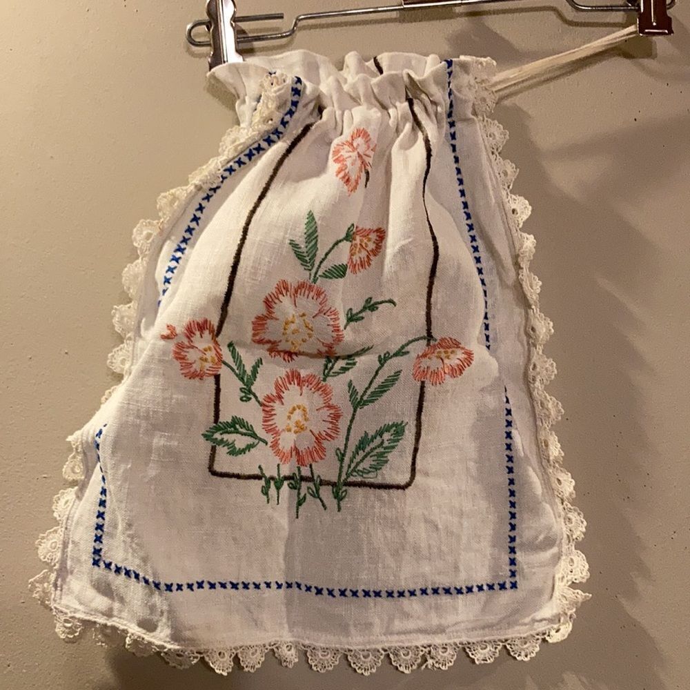 Embroidered Clutch 